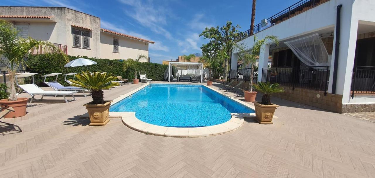 Villa Marianna Con Piscina Privata Ampi Spazi Esterni E Wifi Free Трабія Екстер'єр фото