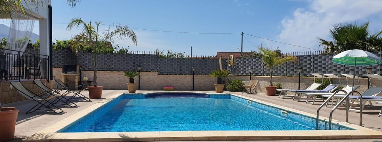 Villa Marianna Con Piscina Privata Ampi Spazi Esterni E Wifi Free Трабія Екстер'єр фото